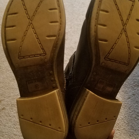 boots - Picture 4 of 6